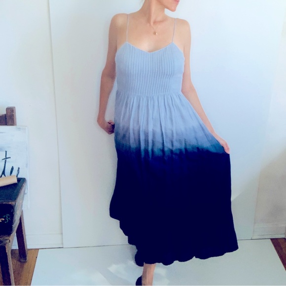 Gorgeous Blue Ombré Madewell Maxi Sundress. Sweetest Ruffle Hemline💙 - Picture 3 of 8